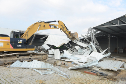 Bursa Nilüfer’de 2 kaçak yapı yıkıldı