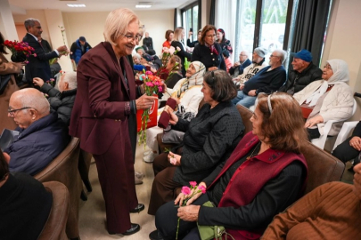 İstanbul'da huzurevi sakinlerine yeni yıl ziyareti