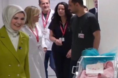 Bakan Göktaş'tan doğum yapan annelere 'yeni yıl' ziyareti