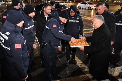 Memduh Büyükkılıç'tan yılbaşında gece mesaisi