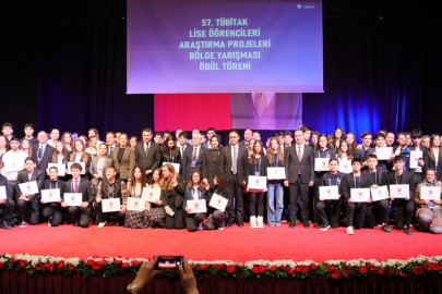 Genç araştırmacılar TÜBİTAK İzmir Bölge Yarışması’nda ödüllendirildi