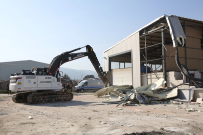 Bursa Nilüfer’de 4 kaçak bina yıkıldı