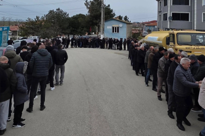 İpsala'da asırlık gelenek... Metrelerce uzayan bayramlaşma kuyruğu!