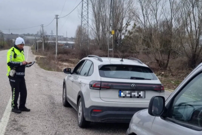 Bilecik Pazaryeri’nde trafik denetimleri aralıksız sürüyor