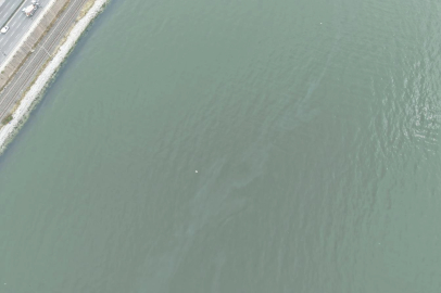 İzmir Körfezi’nde kirlilik endişelendiriyor! Aynı tehdit 11. kez görüldü